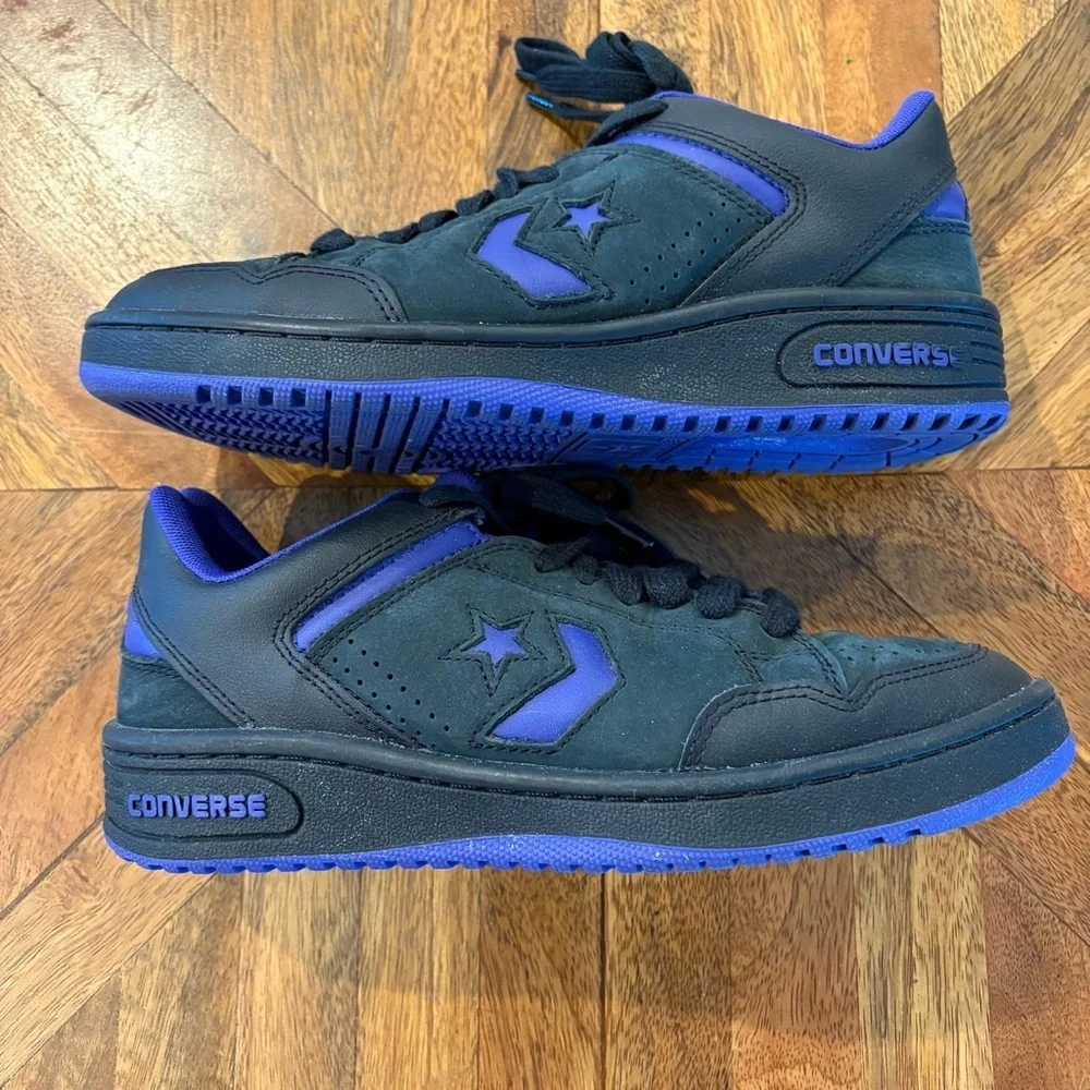 Converse Men's Black and Purple Sneakers